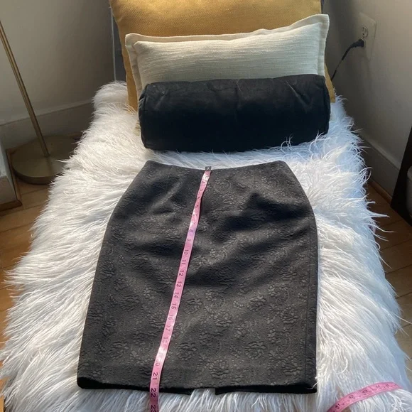 Tahari Skirt US2 - Picture 10 of 14